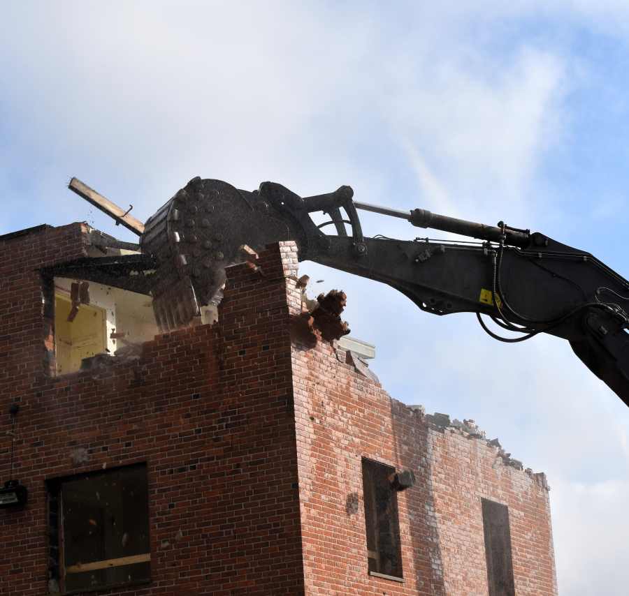 Developers break ground on new Curtis Apartments